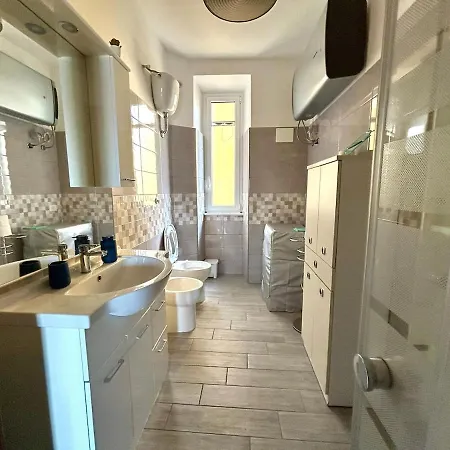 Casa Dea Piramide Rome